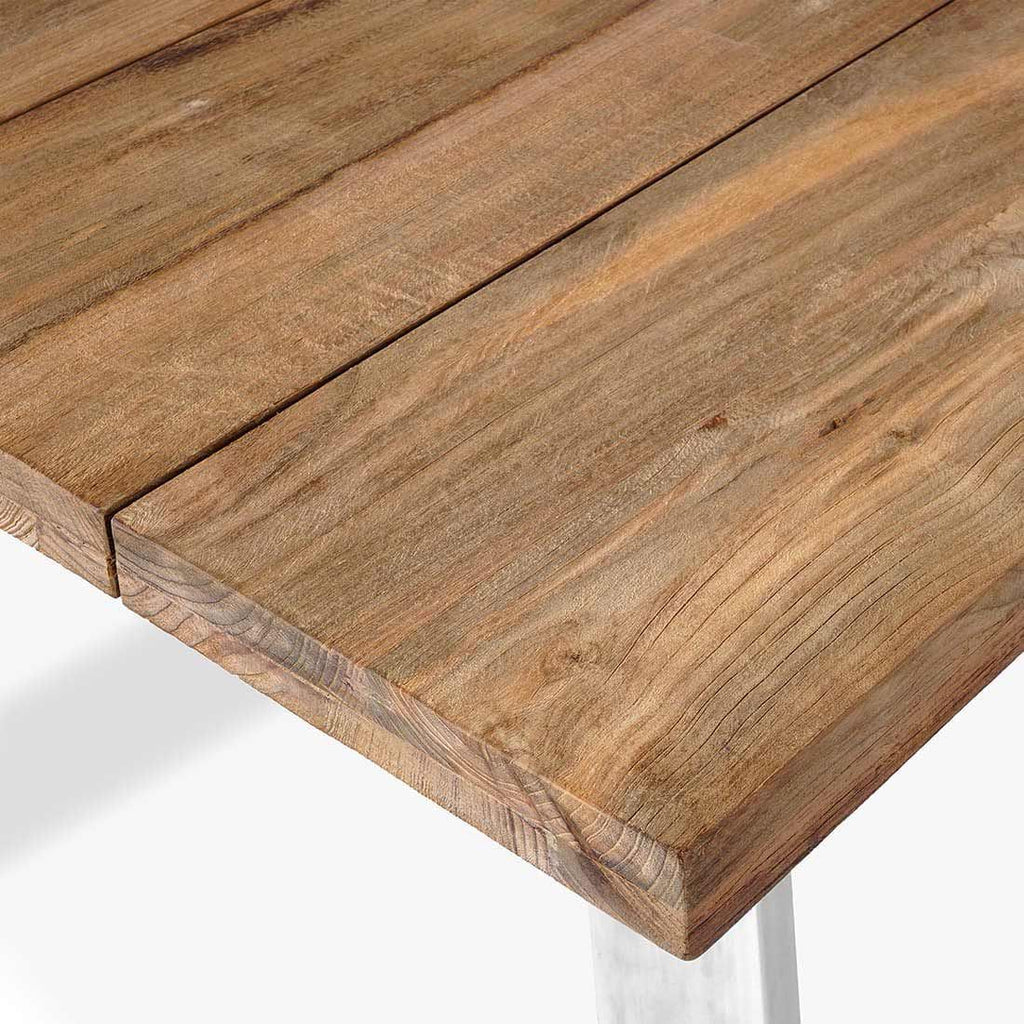 Hagebord rustfritt stål og resirkulert teak 200x100 cm montert på terrasse