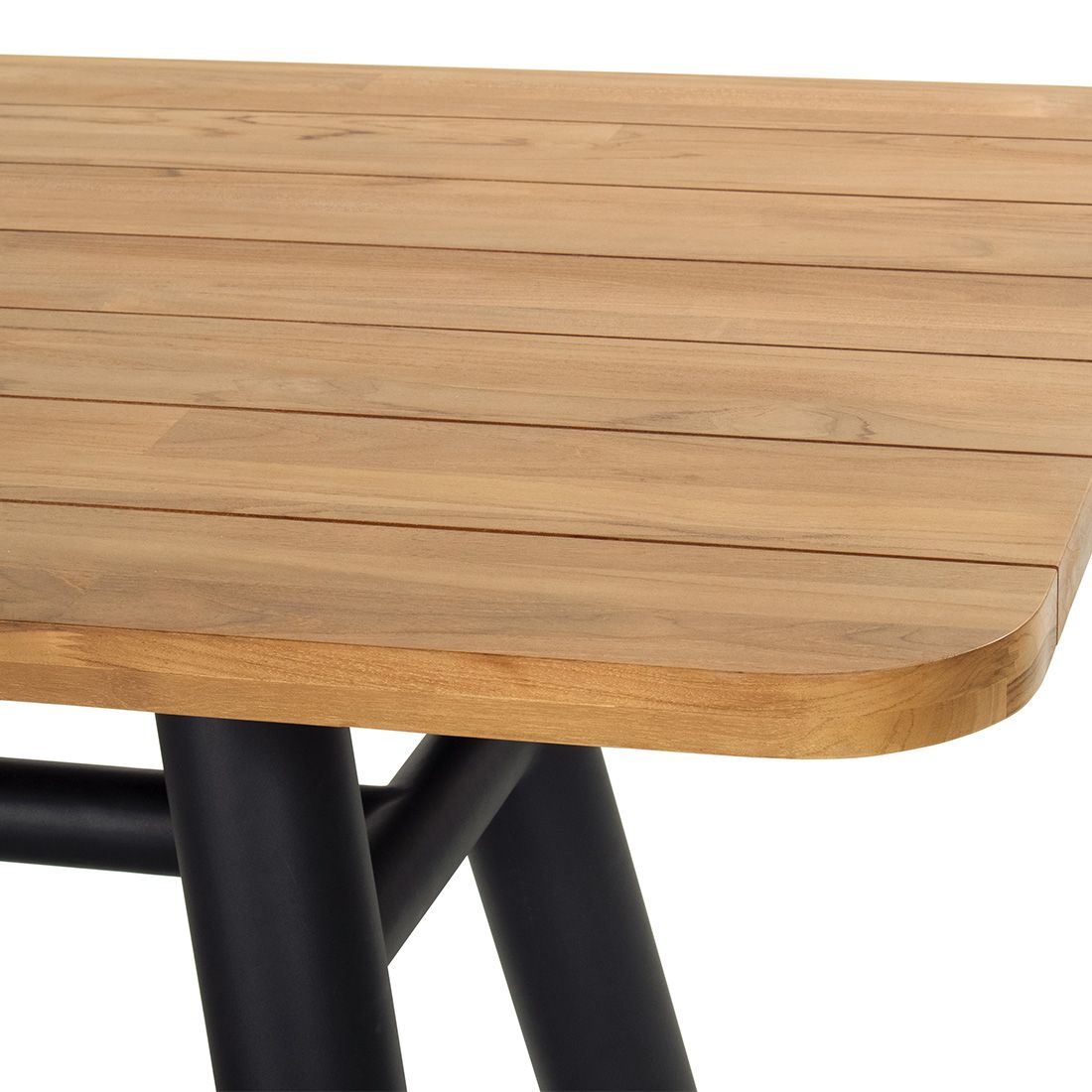 Detalj av bordplate i resirkulert teak på Hagebord Saba