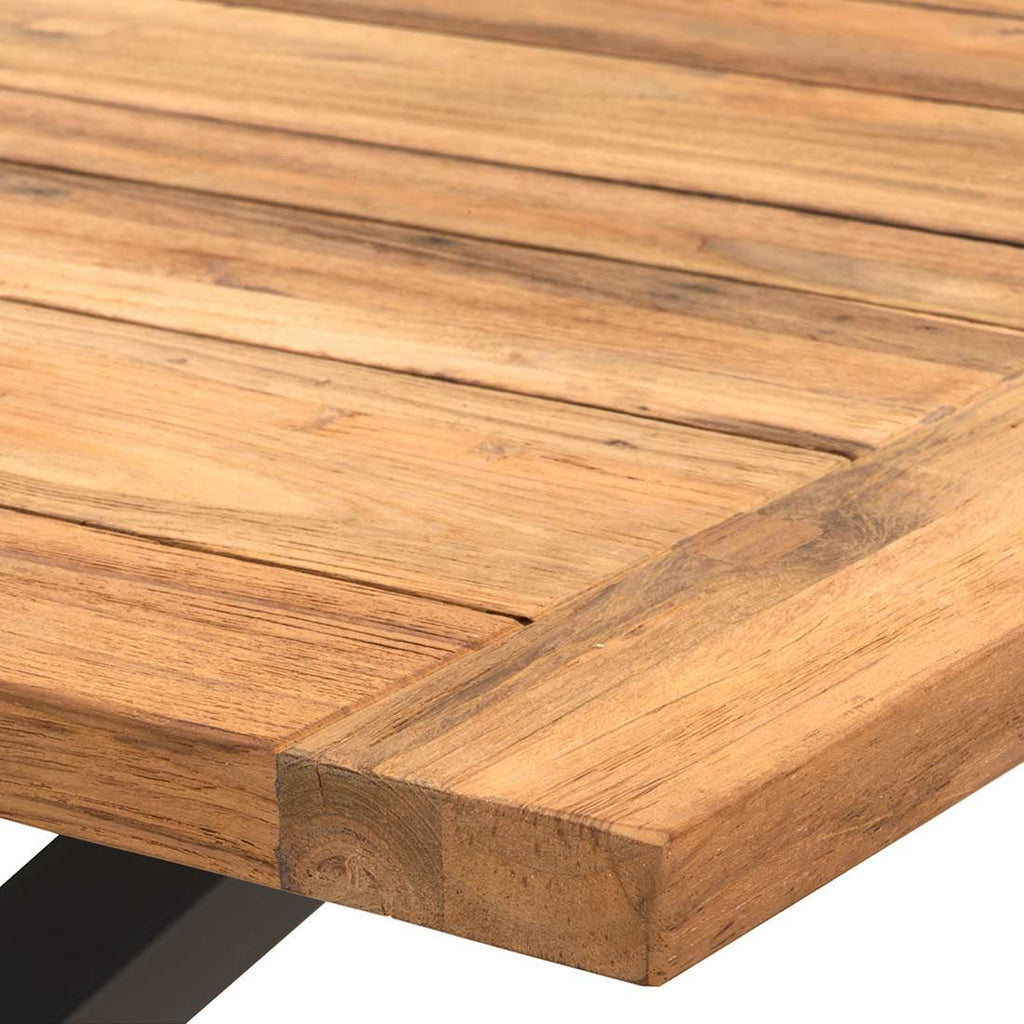 Hagebord stål og resirkulert teak 200x100 cm - OUTLIV på uteplass med stoler