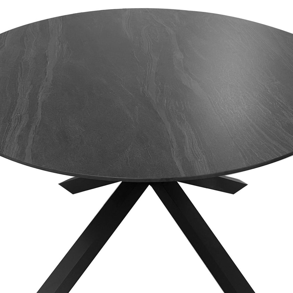 Nærbilde av benkonstruksjon på Hagebord Winton Ø120cm aluminium/sinterstone