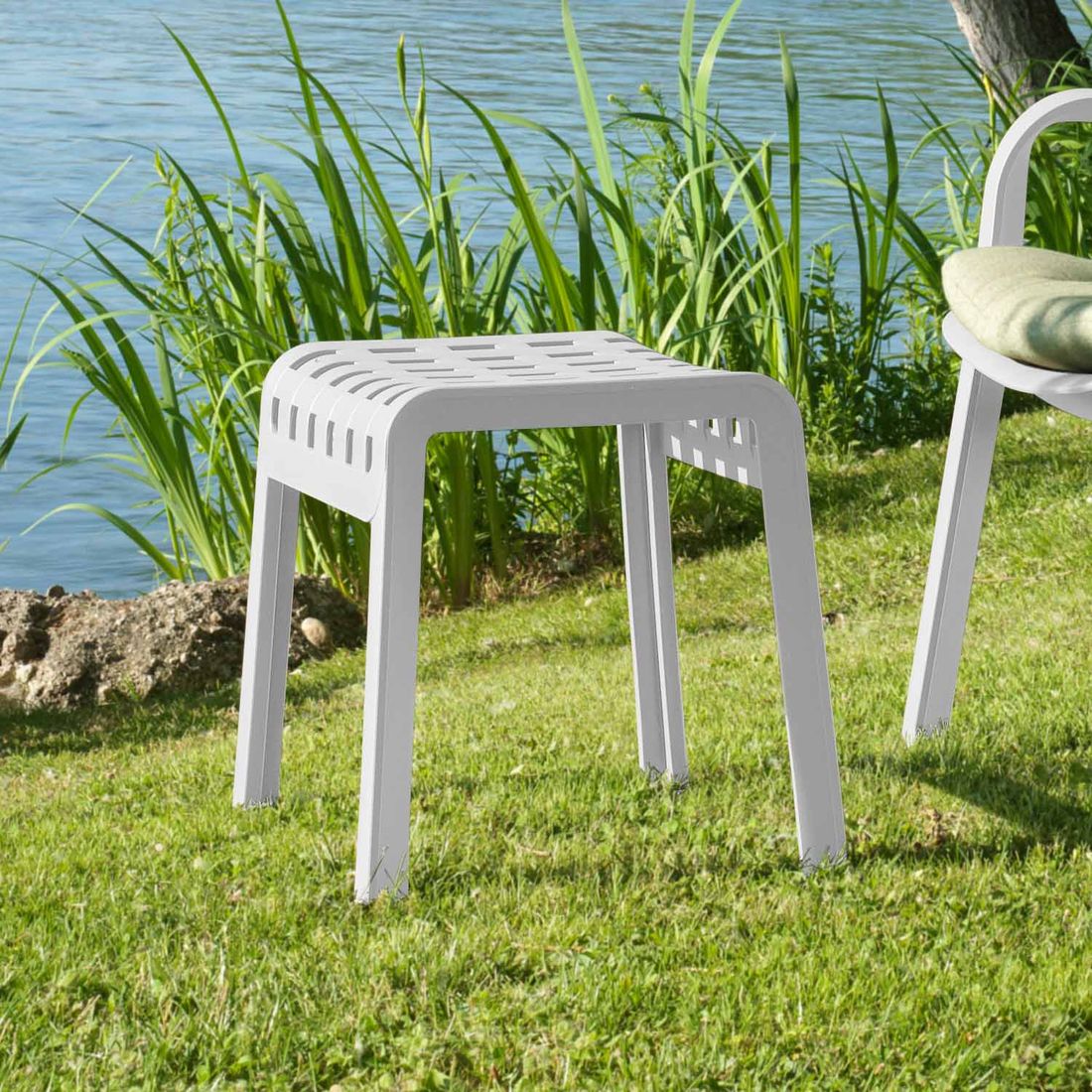 Hagekrakk Poggio stabelbar plast 49x41,5 cm Nardi bakside