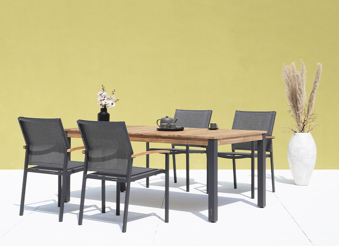 Hagemøbelsett Alex 4 plasser textilen og teak detalj teakbordplate