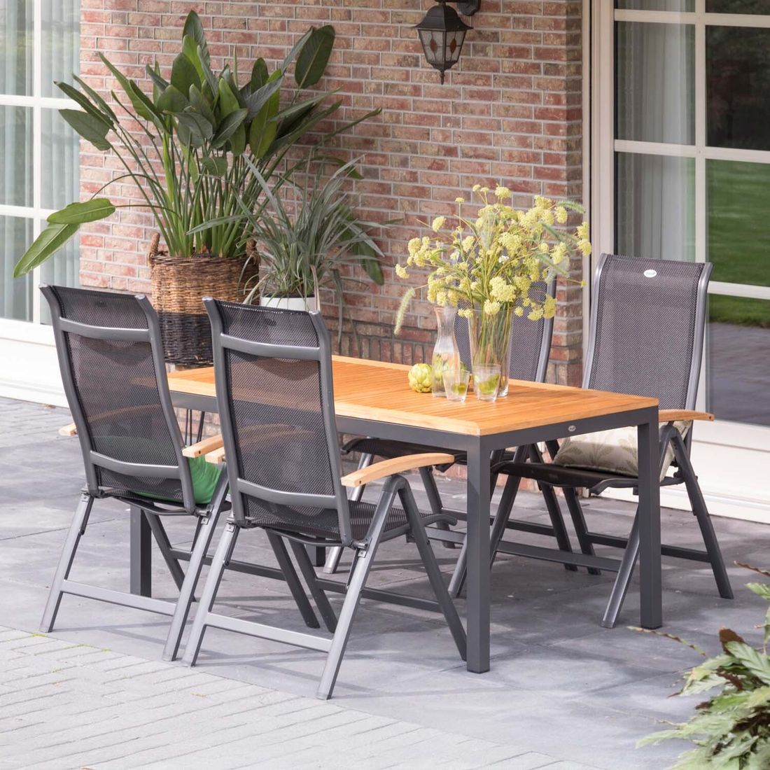 Hagemøbelsett Alice 4 plasser, uttrekkbart bord 150/210x90 cm - Hartman