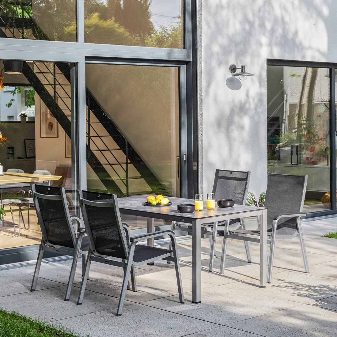 Detalj av bordplate på Hagemøbelsett Basic Plus 4 plasser aluminium HPL 160x95 cm