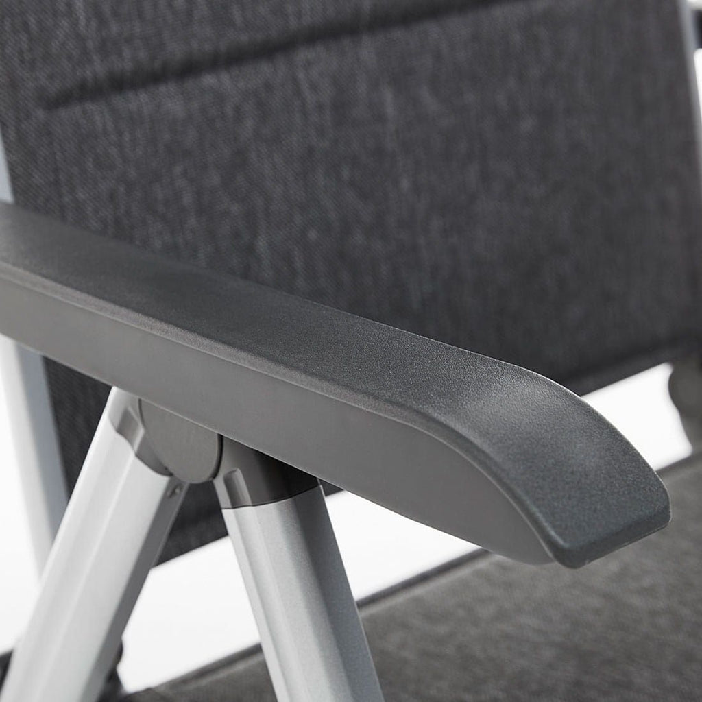 Nærbilde av aluminiumsramme på Hagemøbelsett Basic Plus Padded 4 plasser
