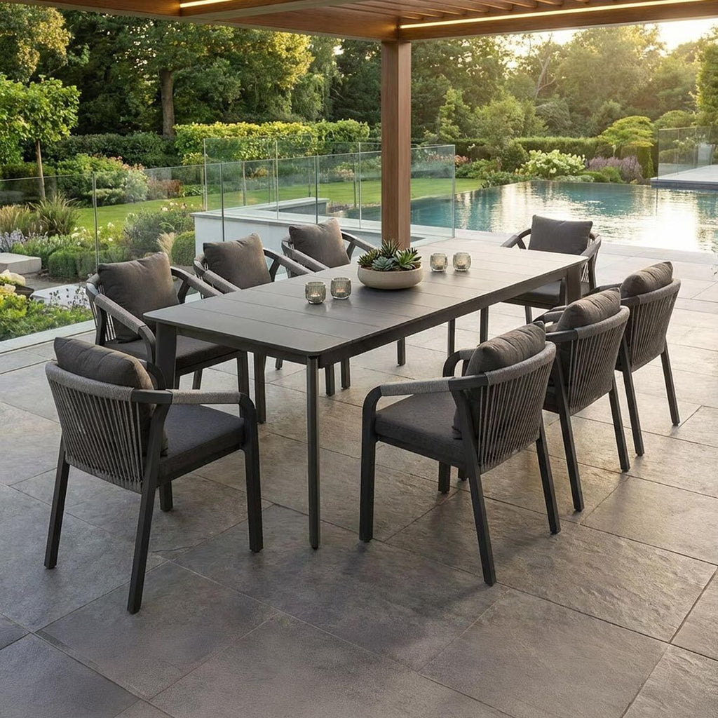 Hagemøbelsett Bordeaux 8 plasser aluminium tau 220x100 cm - OUTLIV forfra