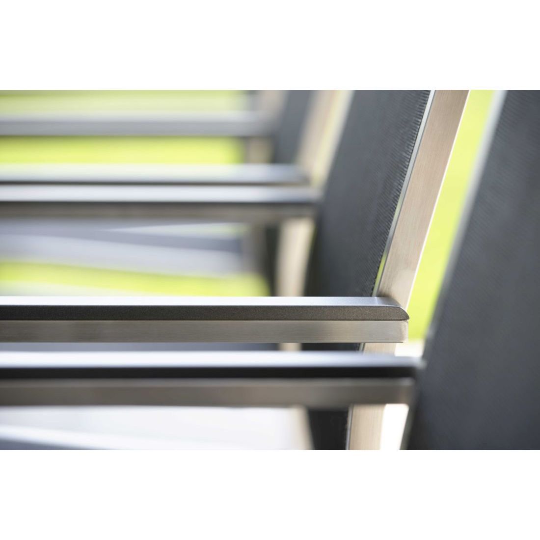 Hagemøbelsett Cardiff 4 plasser rustfritt stål keramikk 140x80 cm detalj av ramme