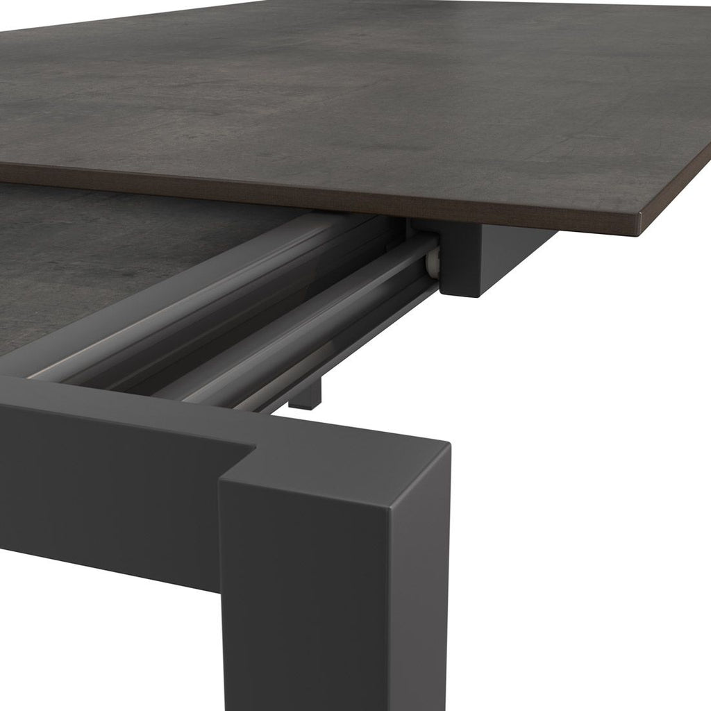 Hagemøbelsett Kobe 4 plasser uttrekkbart HPL 160-267x91 cm - OUTLIV.