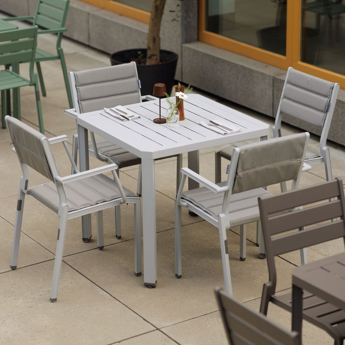 Hagemøbelsett Latitude 4 plasser med puter, aluminium 78x78 cm - Kettler