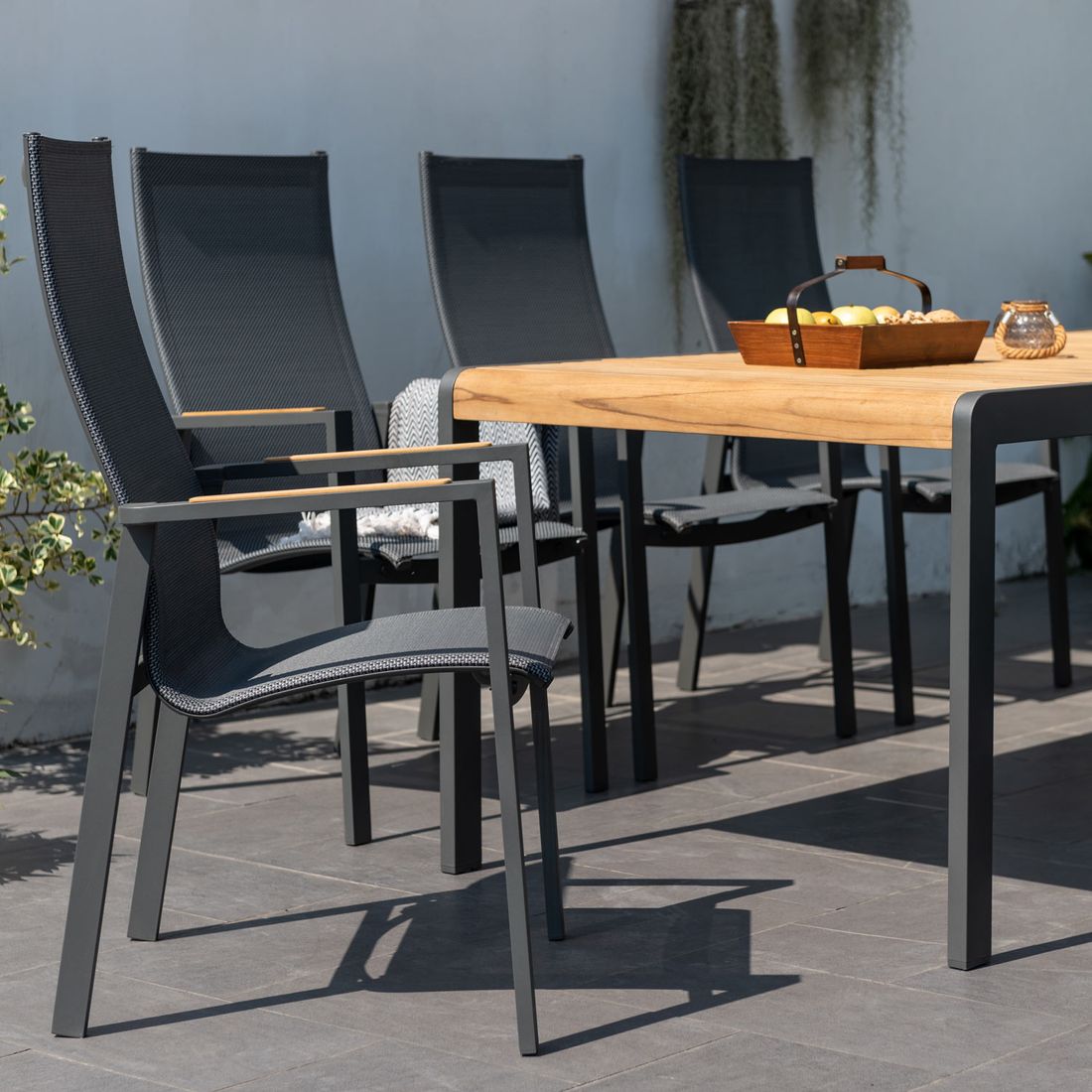 Hagemøbelsett Palau 8 plasser på terrasse