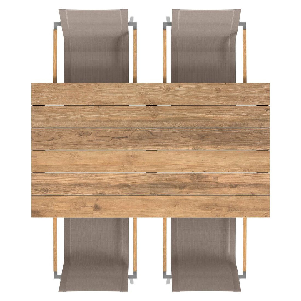 Hagemøbelsett Rimini med teak bordplate montert på terrasse