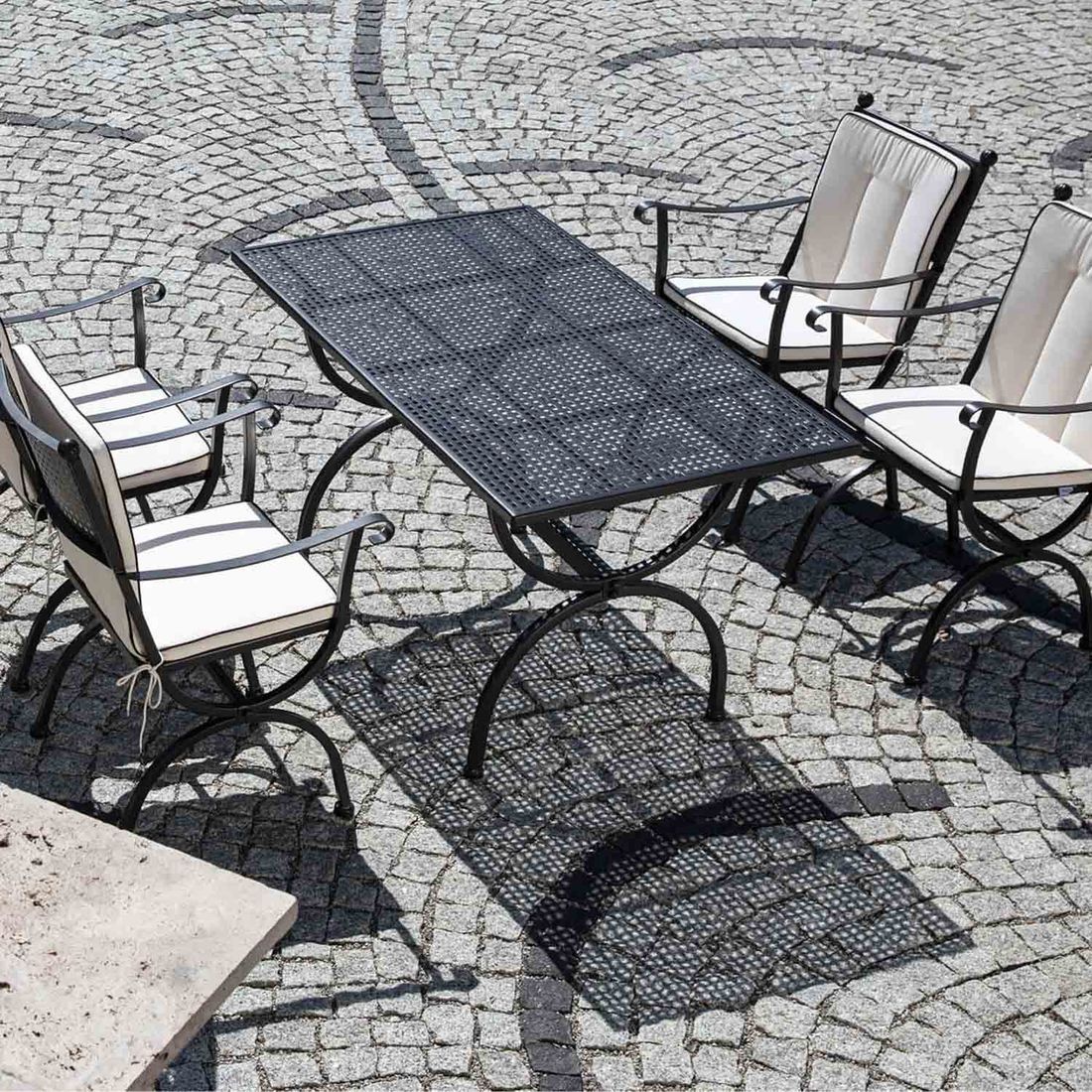 Hagemøbelsett Romeo Elegance 4 plasser, smijern 160x90 cm - MBM
