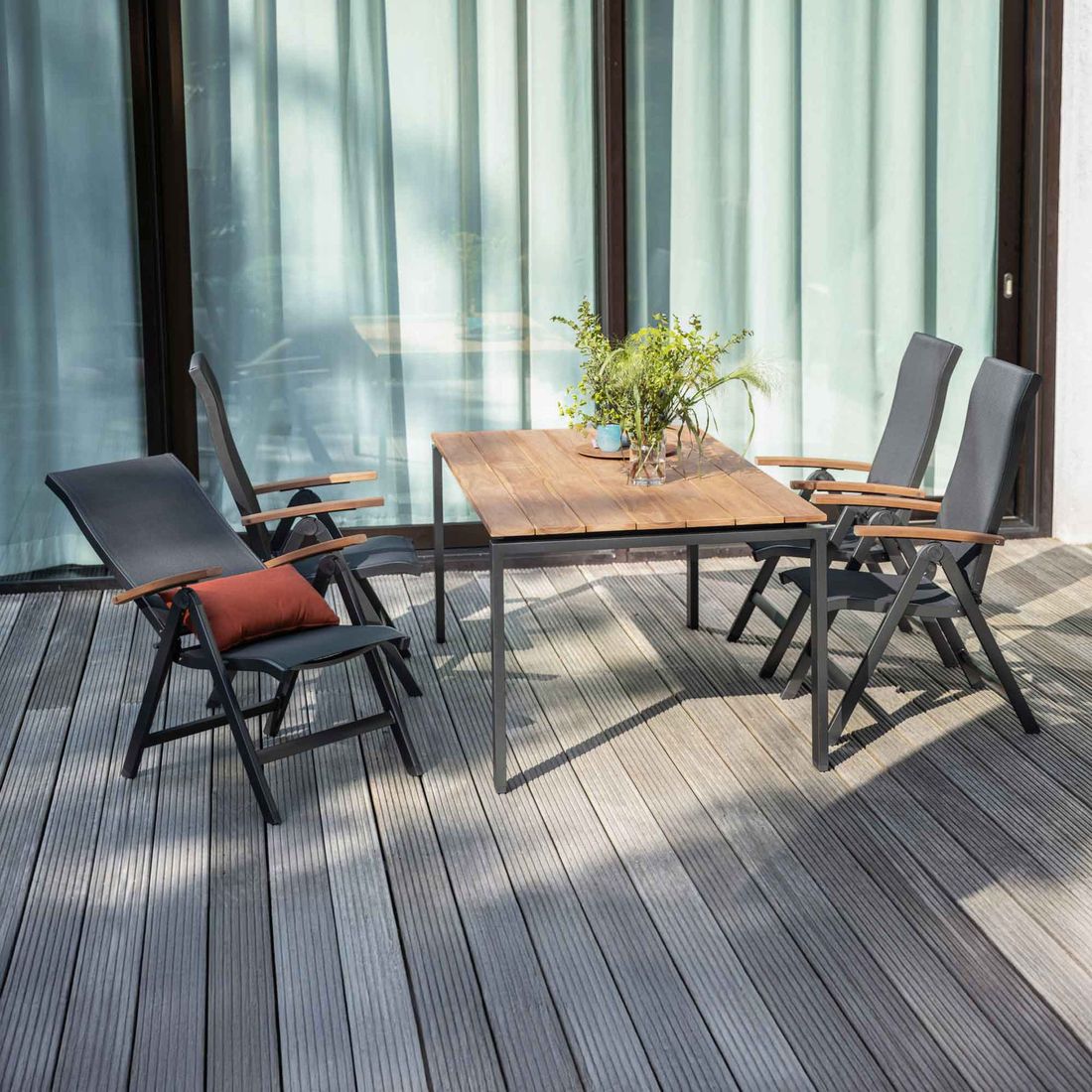 Hagemøbelsett Sleek 4 plasser, klappbart aluminium 160x95 cm forfra