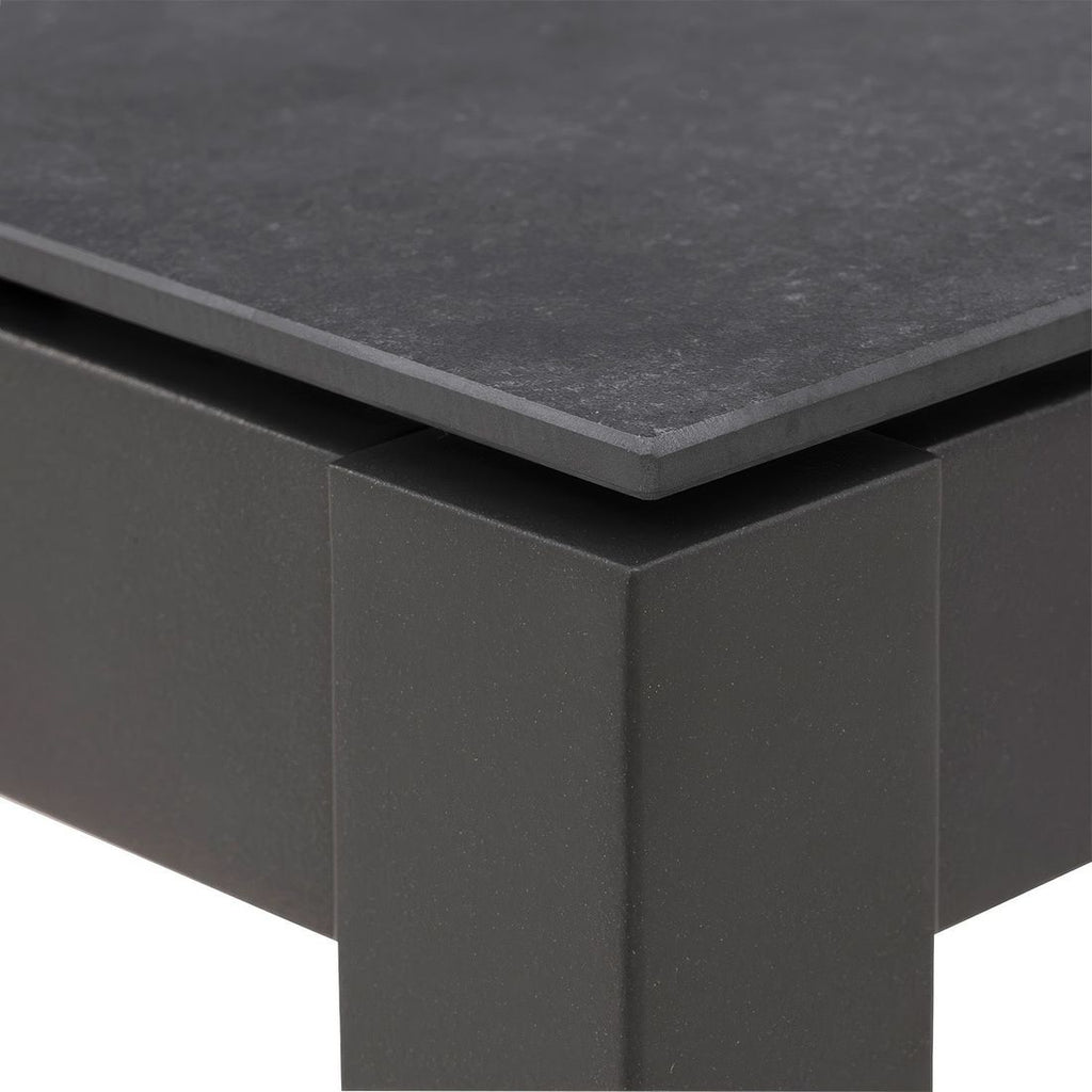 Hagemøbelsett Sunrepo 4 plasser, aluminium/tau keramisk bordplate nærbilde