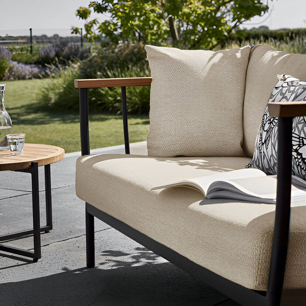 Montert Hagesofa Condor aluminium 150 cm Apple Bee i hage