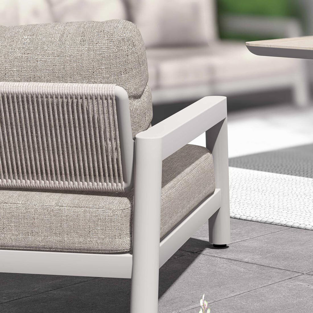 Armstøtte detalj på Hagesofa Cozy justerbar sittedybde aluminium tau
