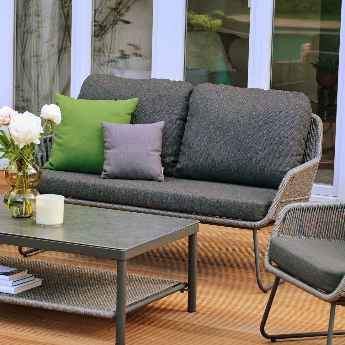 Hagesofa Kansas aluminium/flettverk 145 cm bakside