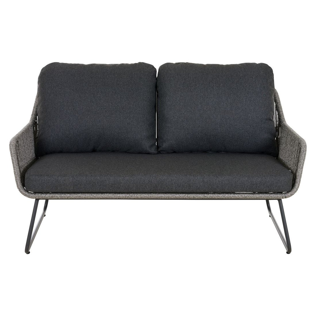 Nærbilde av armstøtte på Hagesofa Kansas aluminium/flettverk 145 cm