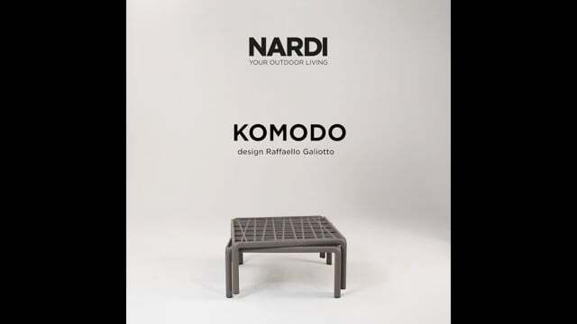 Hagesofa Komodo med solskjerm plast/Sunbrella sett bakfra