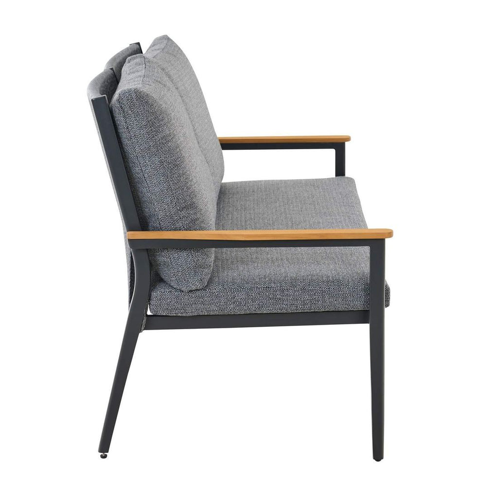 Hagesofa Liguria aluminium og flettverk montert i hage