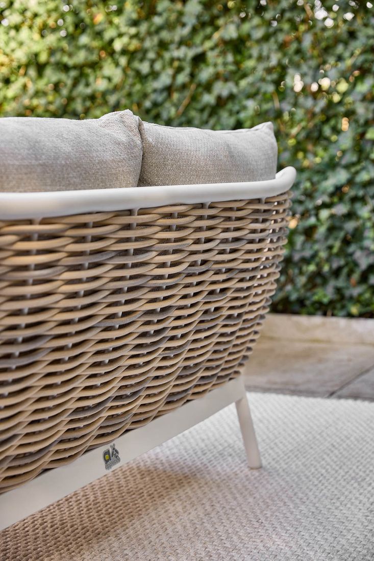 Hagesofa Milou aluminium/polyrotting 145 cm detalj av aluminiumramme