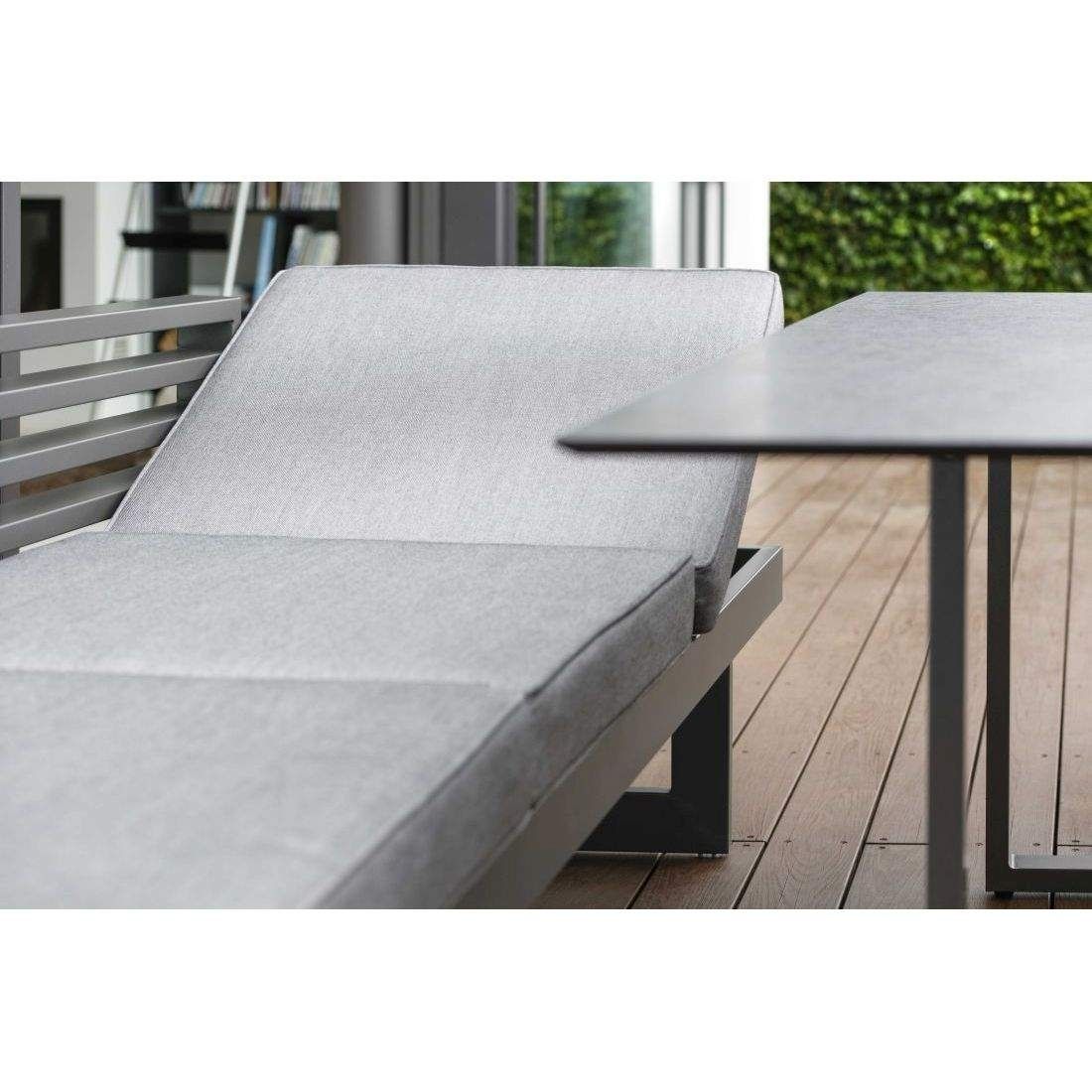 Hagesofa New Holly regulerbar aluminium/utestoff 216 cm montert i hage