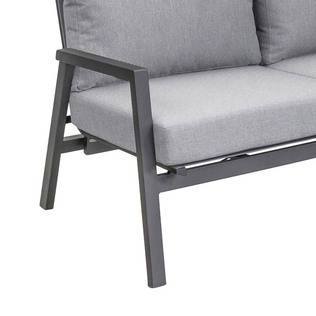 Montert Hagesofa Sondrino aluminium 202 cm på terrasse