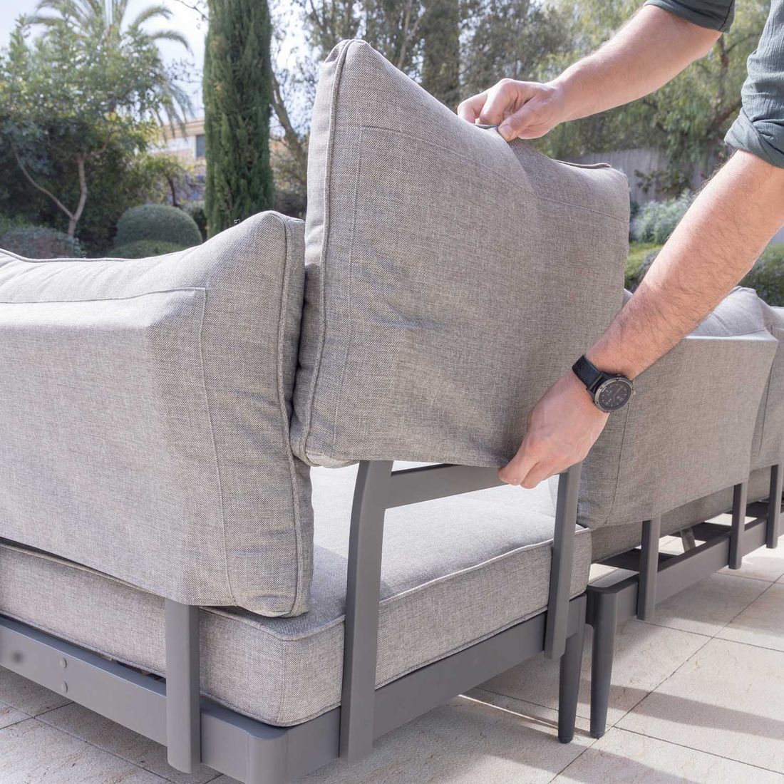Montert Hagesofa Topaz aluminium teak olefin 168 cm i hage