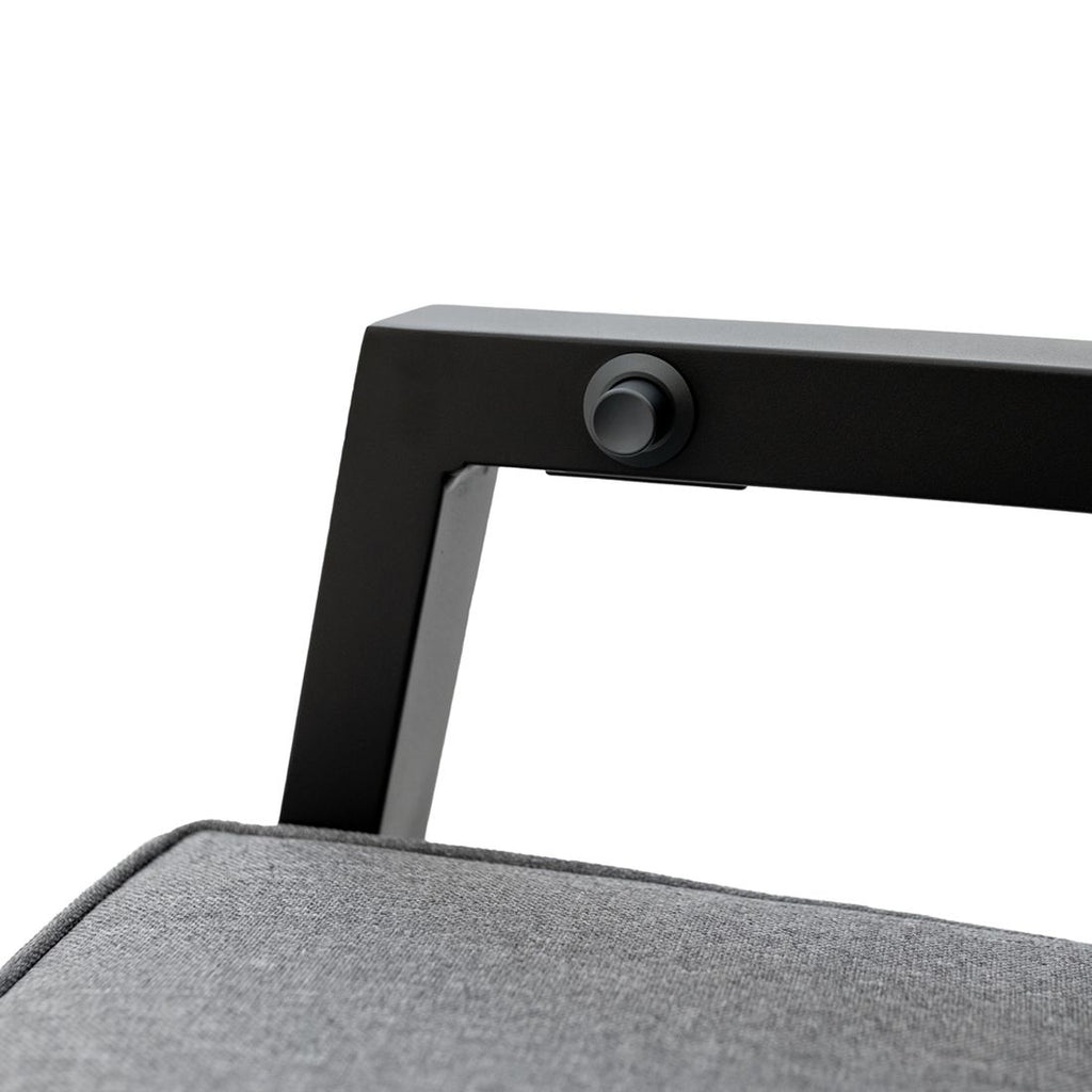 Hagestol Canberra aluminium med puter, regulerbar rygg sammen med hagebord