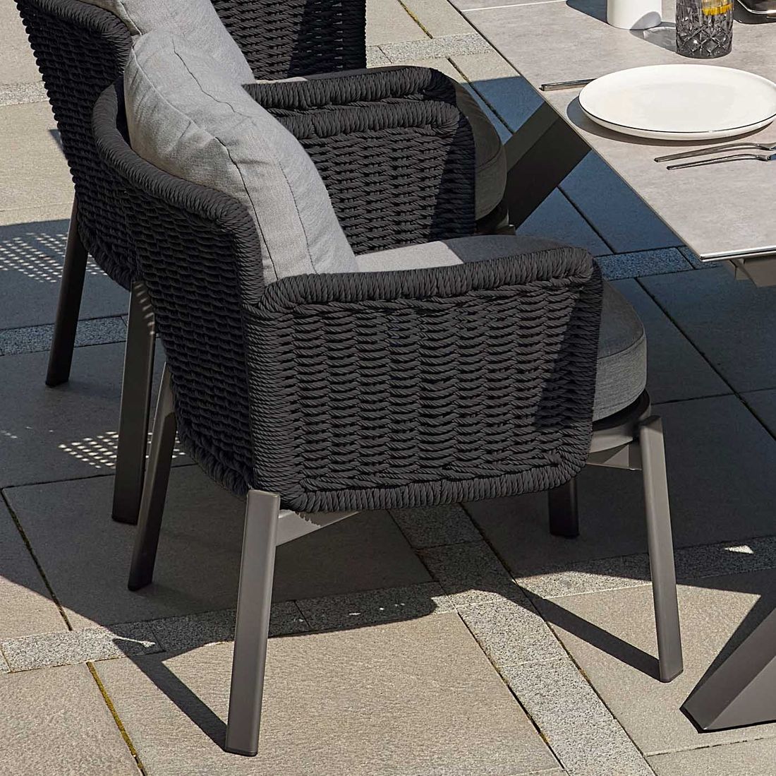 Hagestol med armlener Catalina aluminium/tau med puter bakside