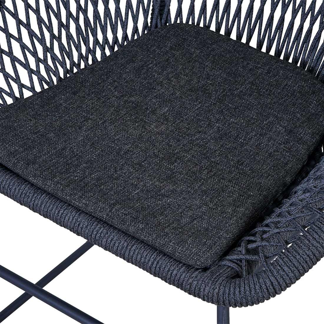 Hagestol Edson aluminium tau med pute på terrasse
