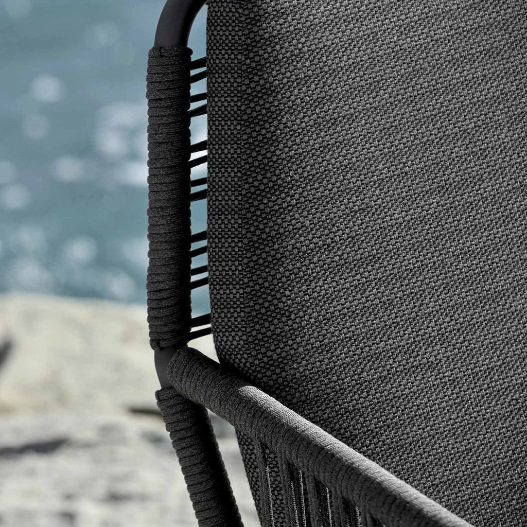 Hagestol Flix aluminium/tau 56x67 cm - Zebra vist montert i hage
