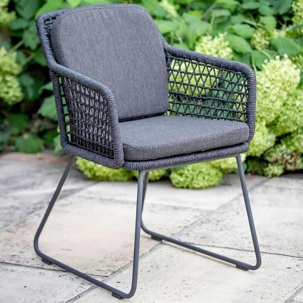 Hagestol med armlener Kubu aluminium/tau med sittepute - Niehoff bakside