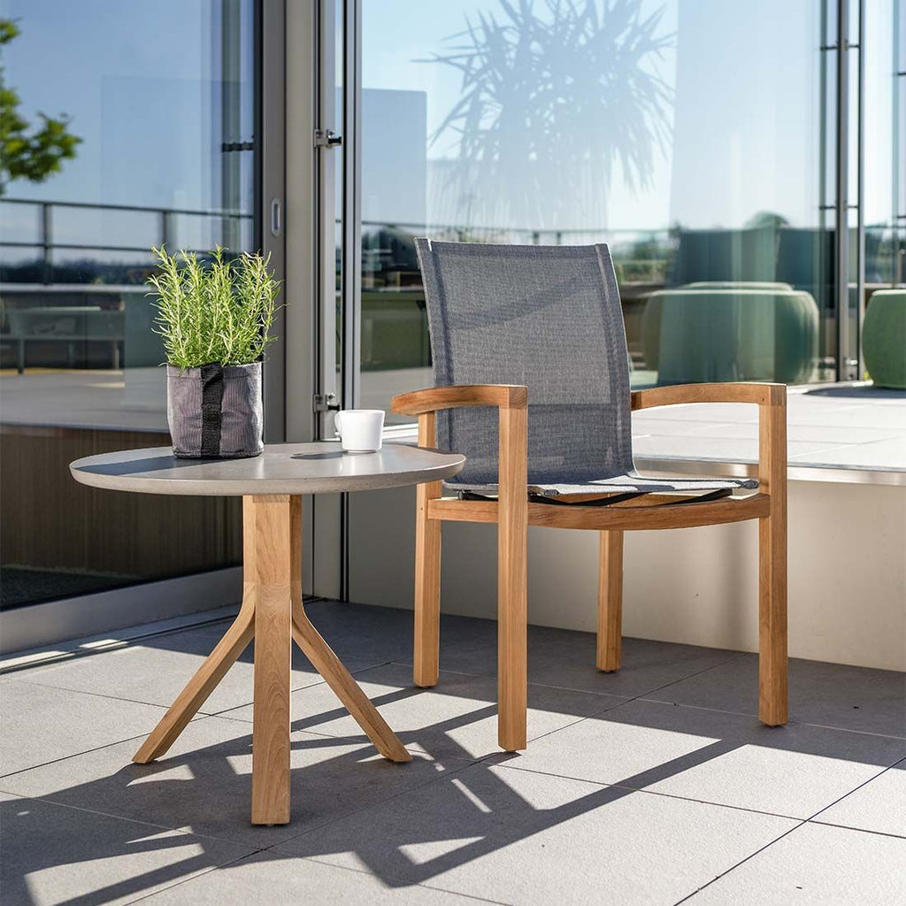 Hagestol Leah teak/textilen 59x65 cm - Stern armstøtte detalj