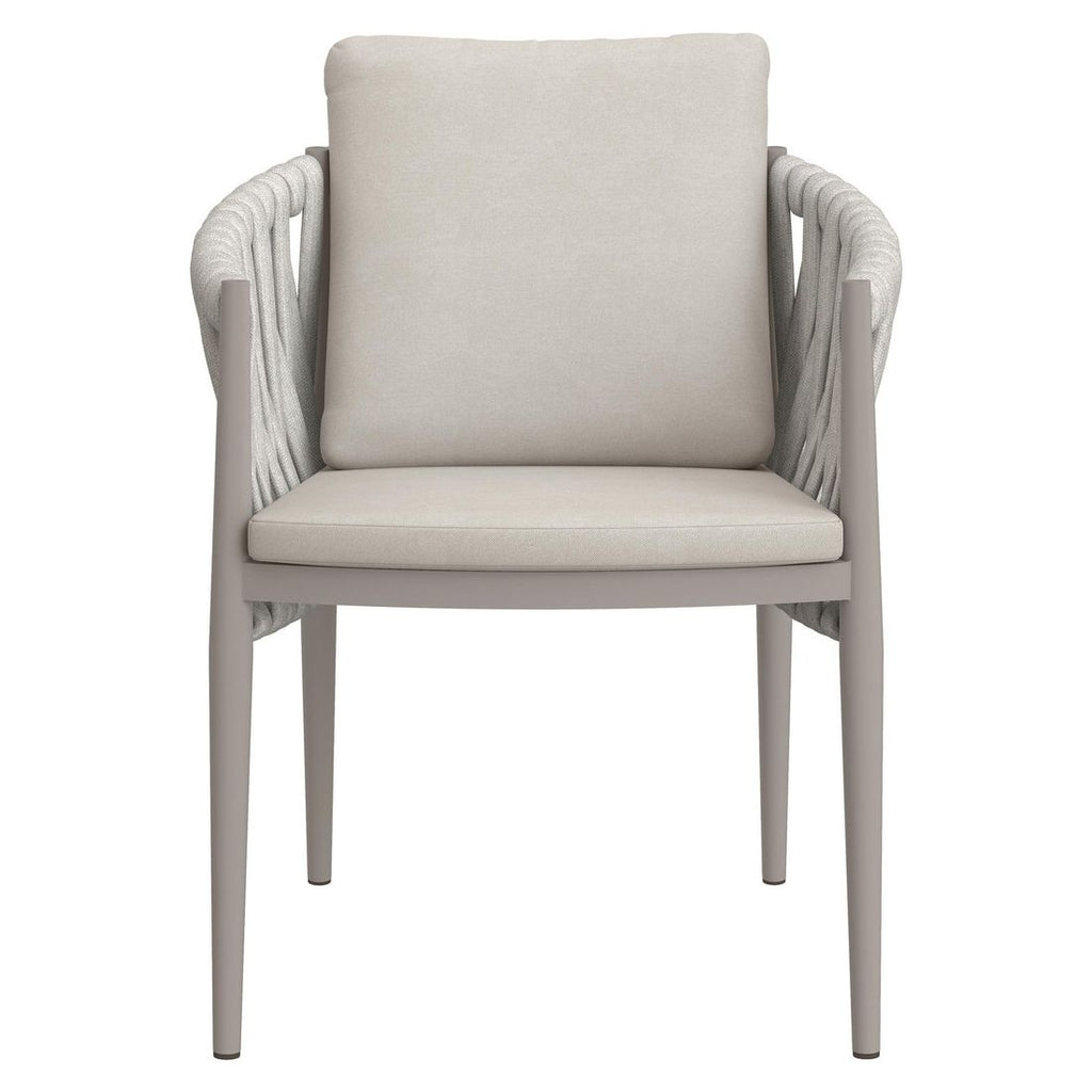 Montert Hagestol Lena aluminium/tau med puter 63x62 cm på terrasse