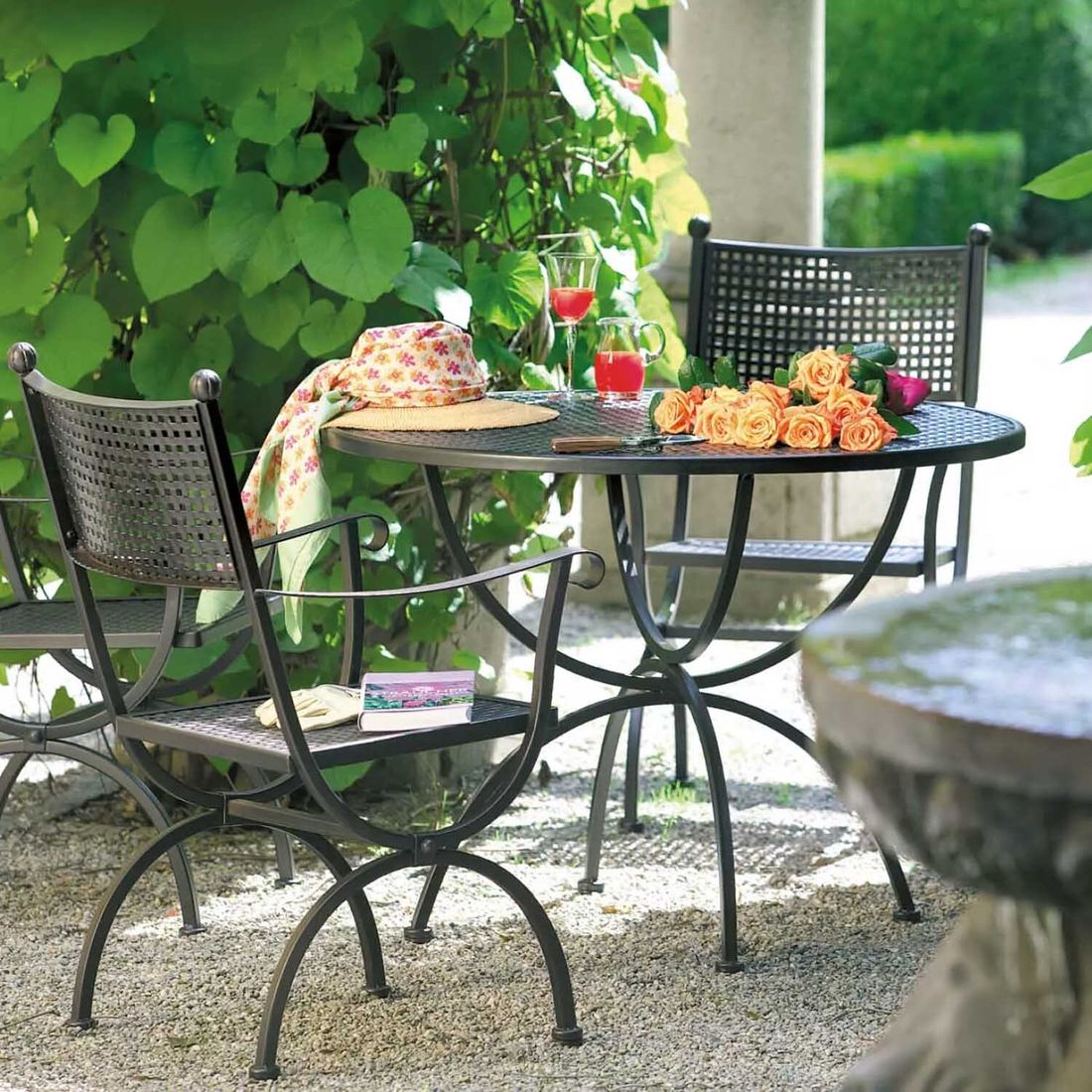 Hagestol med armlener Romeo smijern 55x64 cm i marone antikk farge