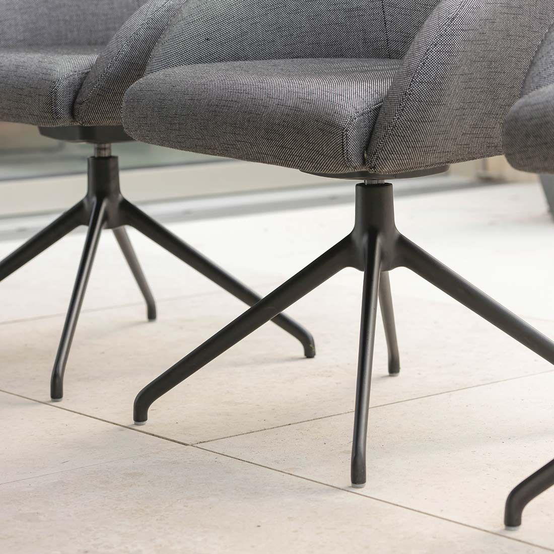 Hagestol med armlener Turn dreibar aluminium 63 cm vinkelbilde