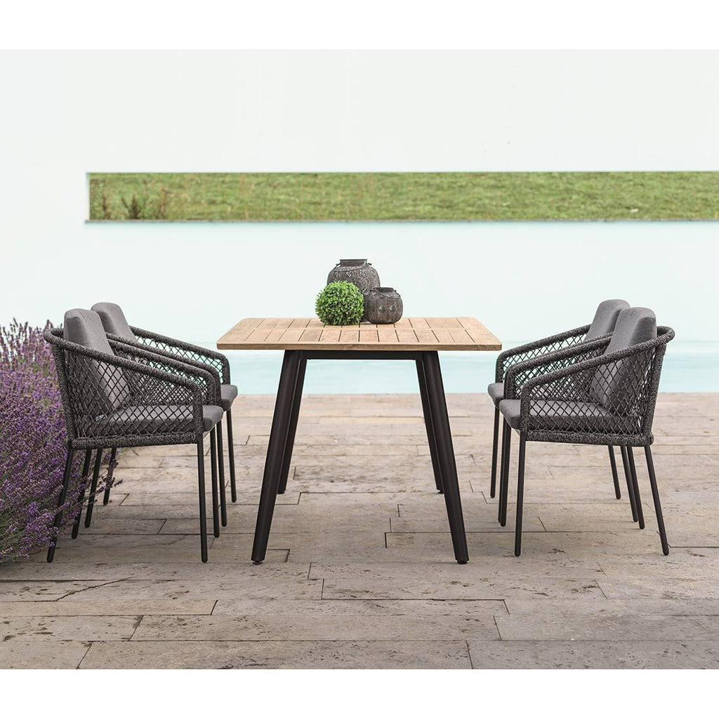 Sideprofil av Hagestol med armlener Odea aluminium tau 58x64 cm