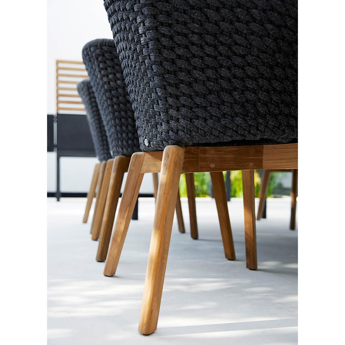 Hagestol med armlener Peacock resirkulert teak tau sideprofil