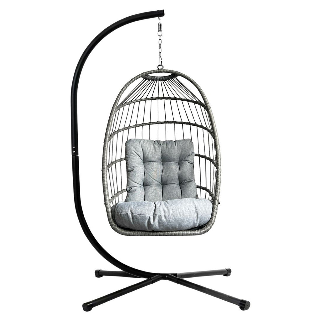 Montert Hengestol Luna Swing jern tau 99x99 cm på terrasse