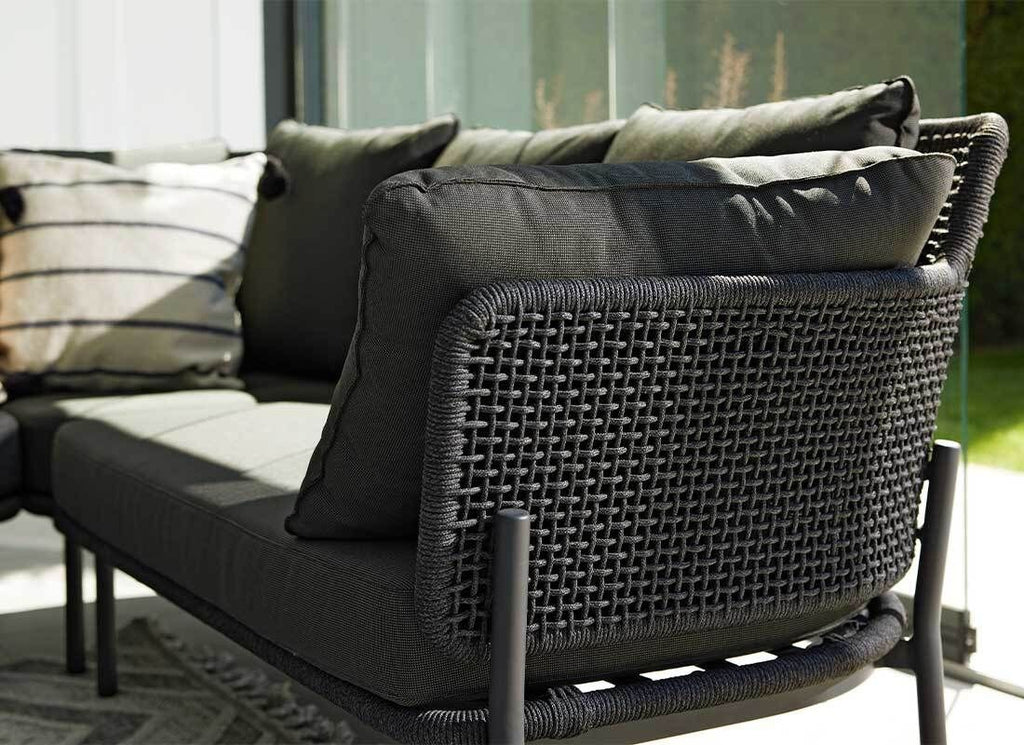 Hjørnemodul lounge 7005 aluminium tau montert i hage
