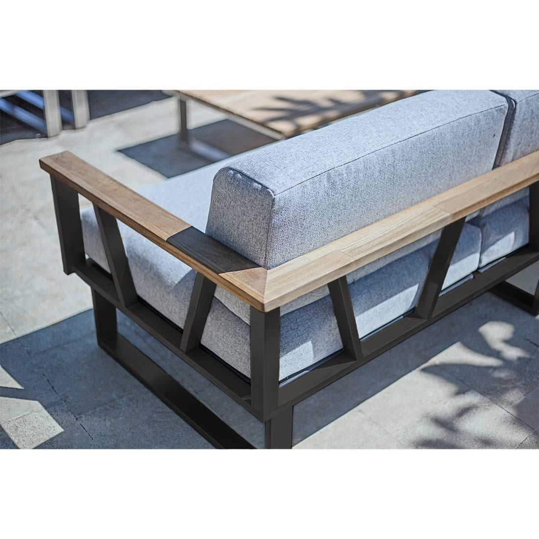 Detalj av stoff og stålramme på Hjørnemodul lounge Belvedere rustfritt stål olefin 156 cm