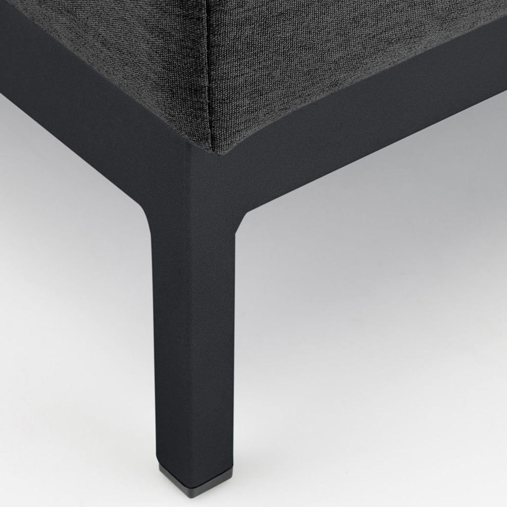 Montert Hjørnemodul lounge Ego Modular aluminium på terrasse
