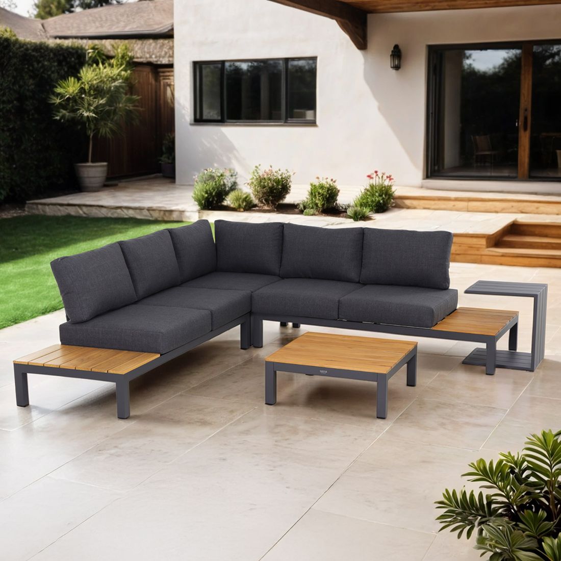 Hjørnesofa ute Brighton med loungebord aluminium/teak forfra
