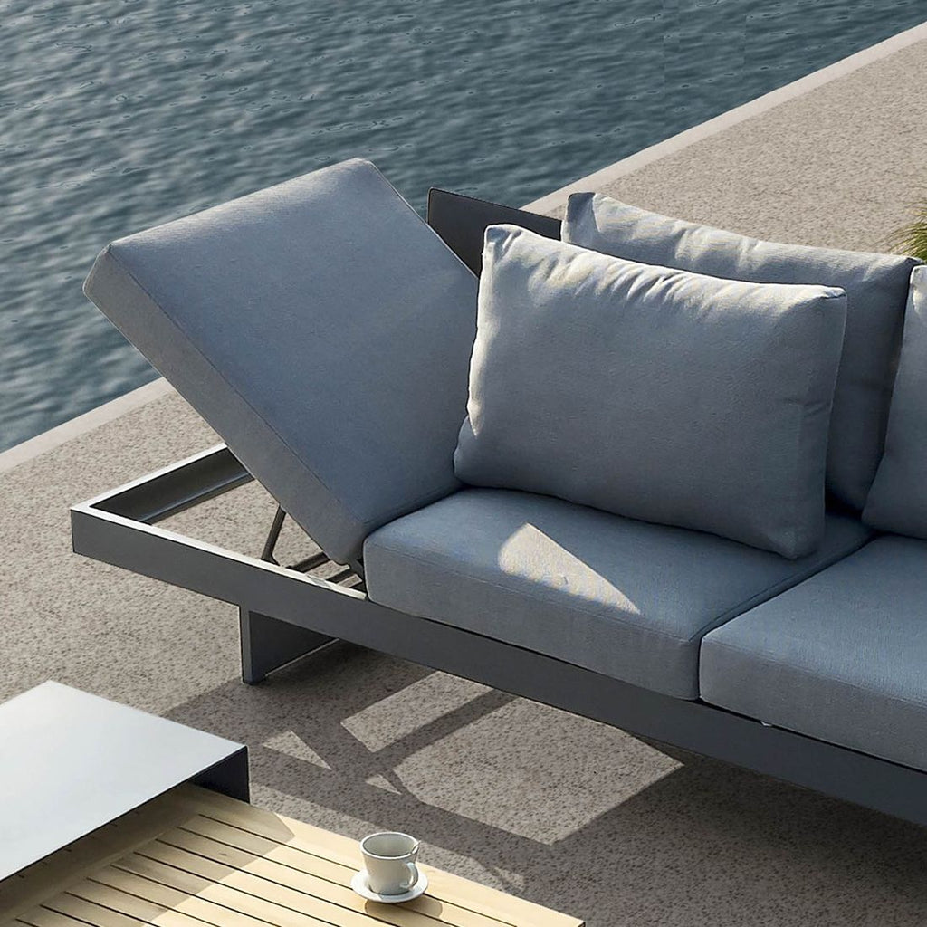 Hjørnesofa ute Luna med loungebord aluminium/akasie bord detalj