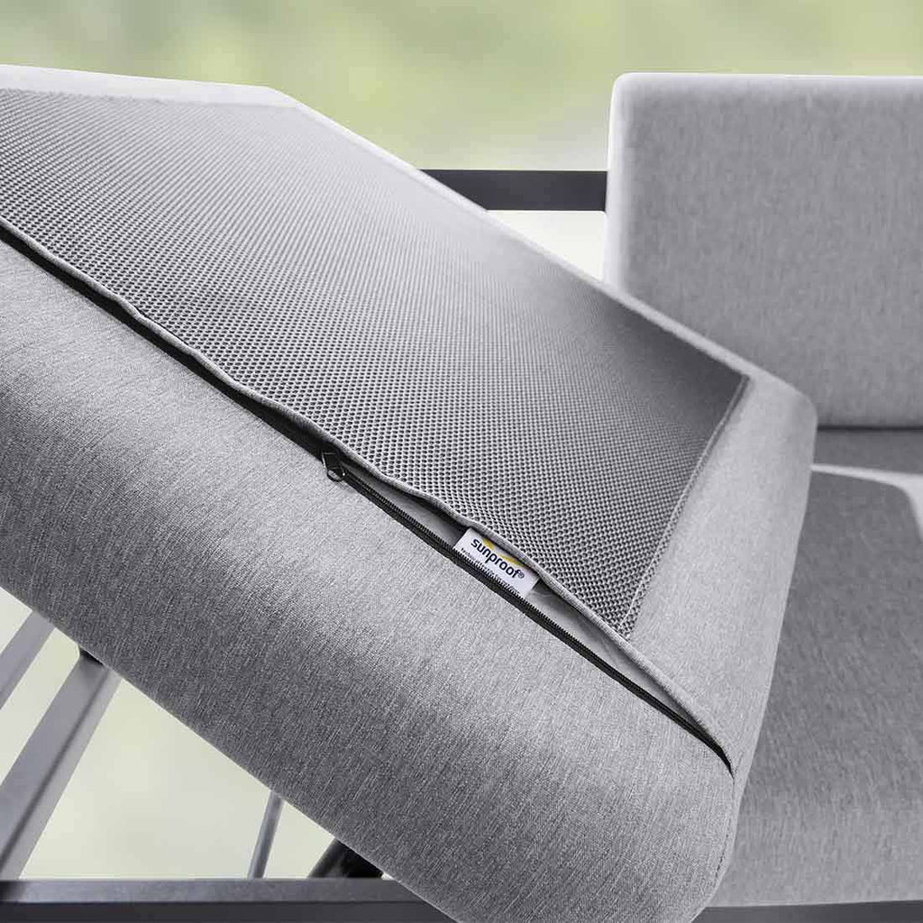 Hjørnesofa ute Adelaide aluminium/Sunproof - Sieger i hage