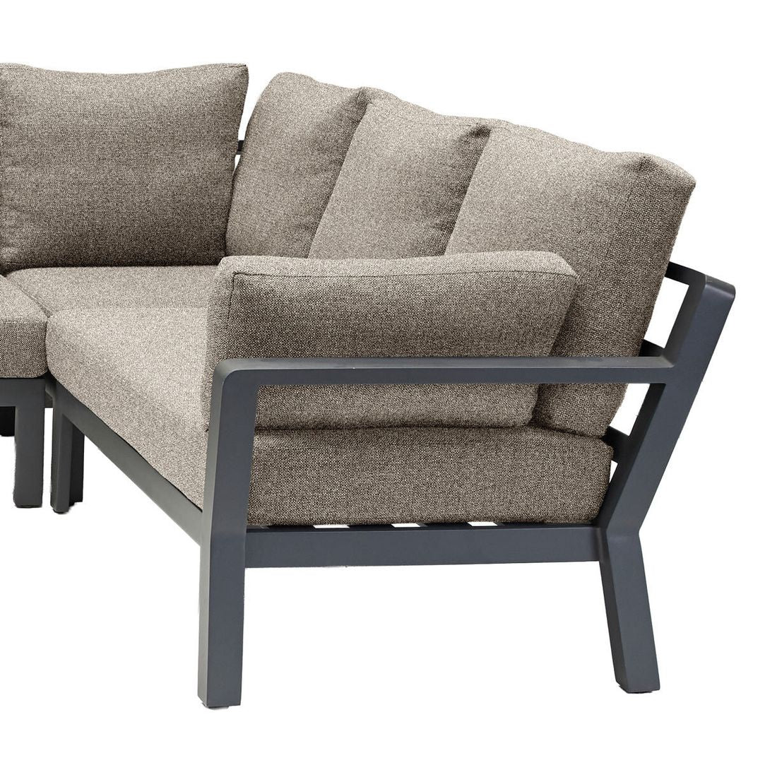 Nærbilde av puter på Hjørnesofa ute Avena med spisebord aluminium 225x225 cm