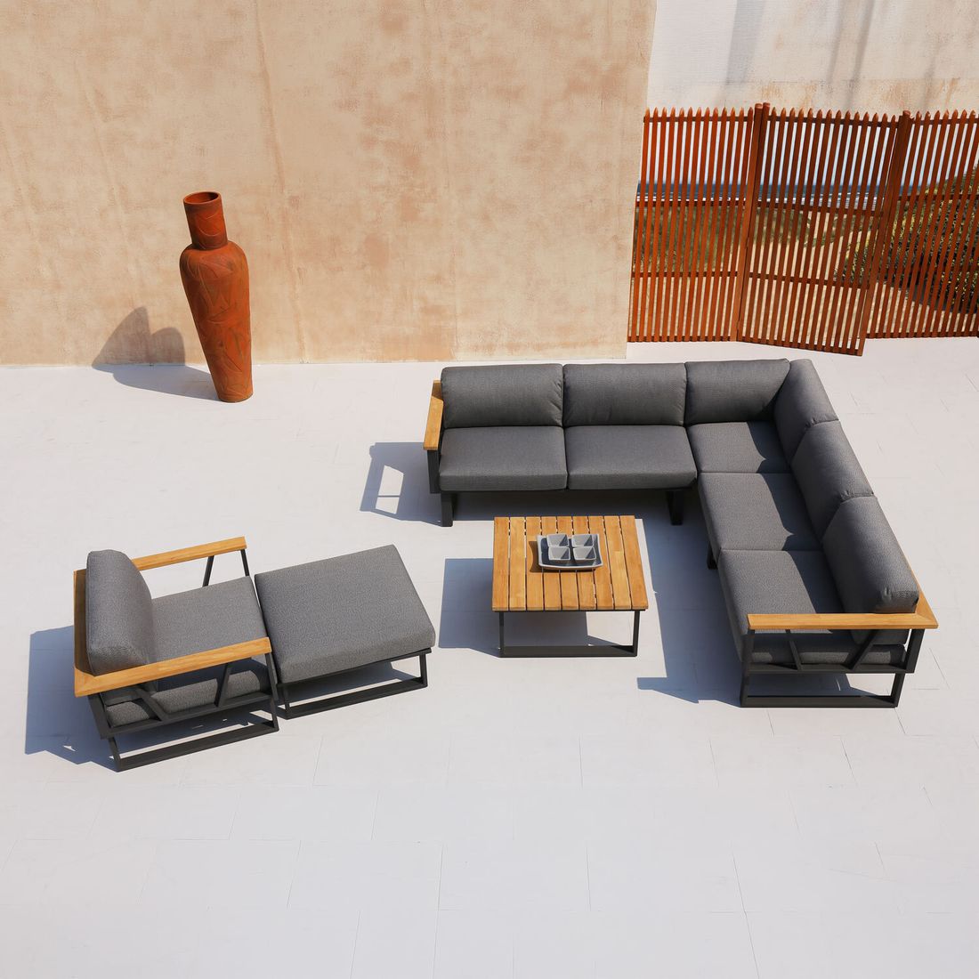 Hjørnesofa ute Belvedere med loungebord rustfritt stål 395x165 cm bakside