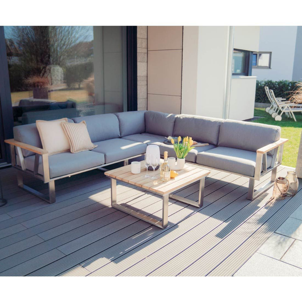 Hjørnesofa ute Belvedere med loungebord fra siden