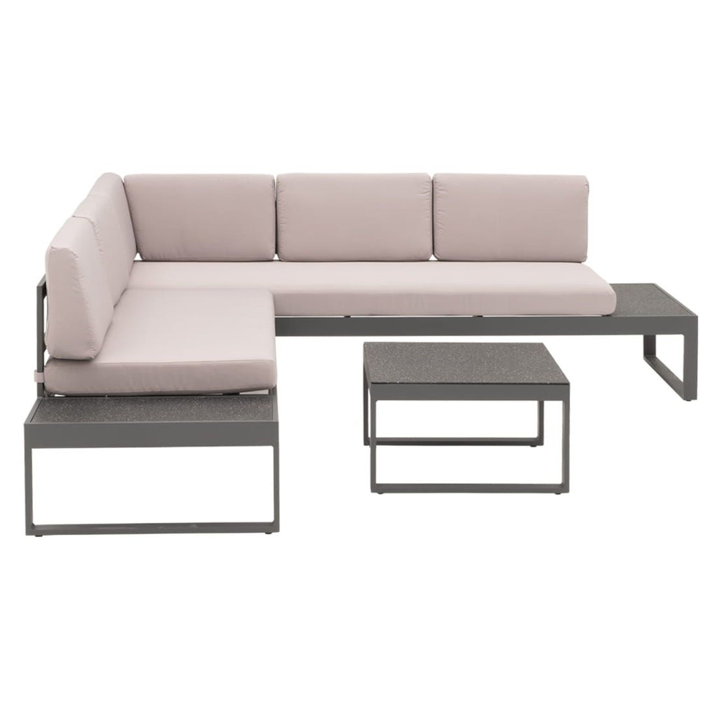Montert Hjørnesofa ute Brescia med loungebord aluminium i uteområde